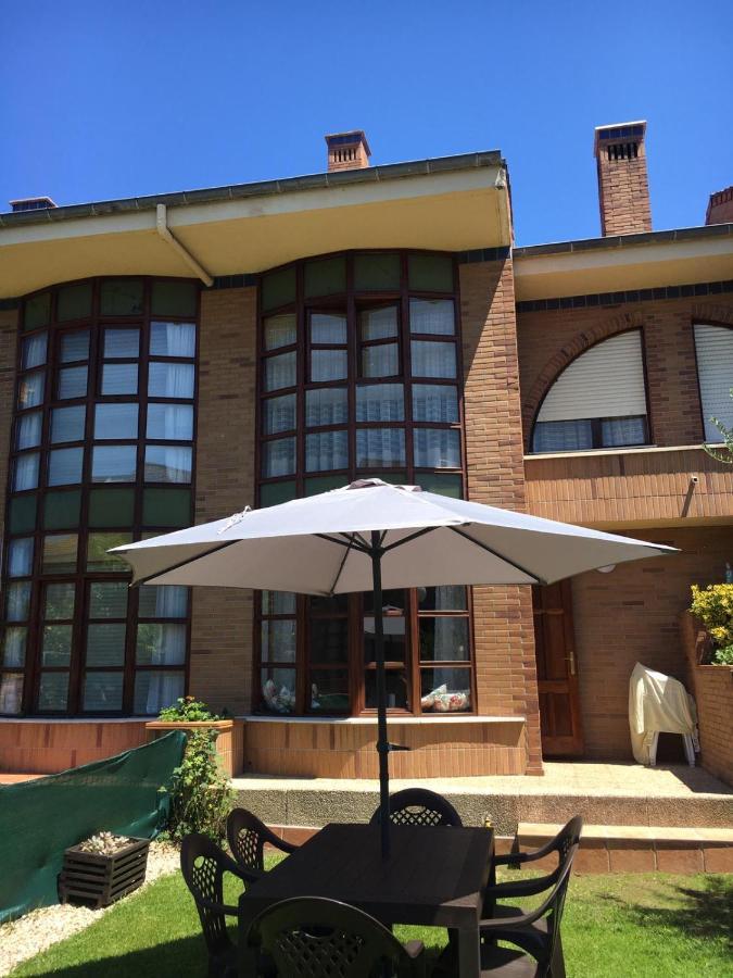 Chalet En Laredo Cerca De La Playa. Villa Esterno foto
