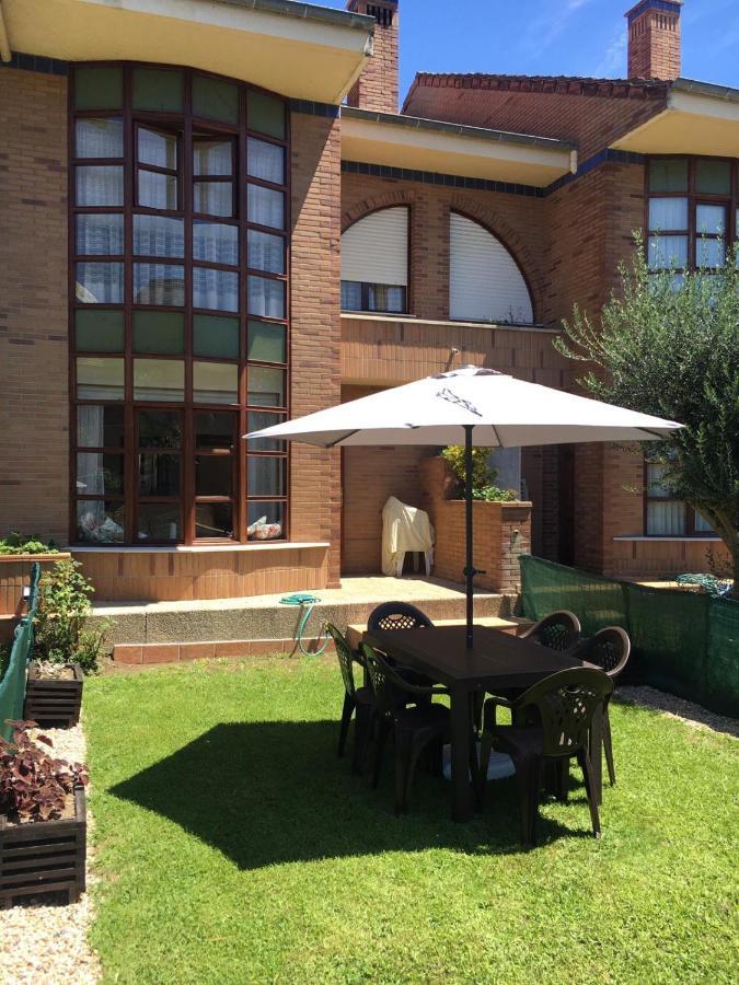Chalet En Laredo Cerca De La Playa. Villa Esterno foto